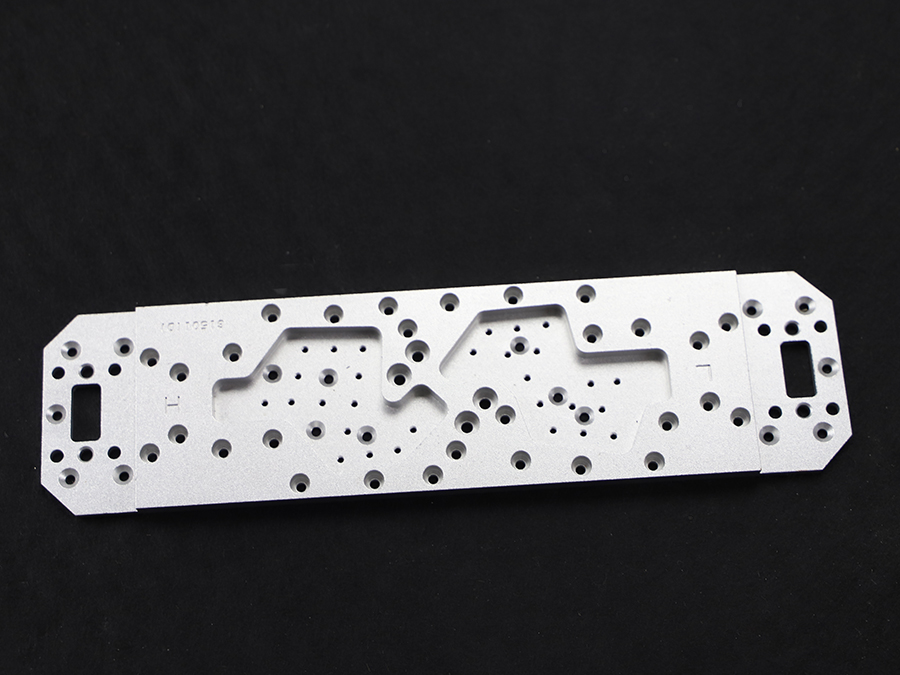 機器(qi)人零件(jiàn)加工